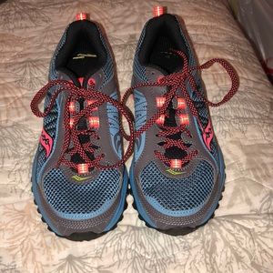 Women’s size 8 Saucony Tennis Shoes